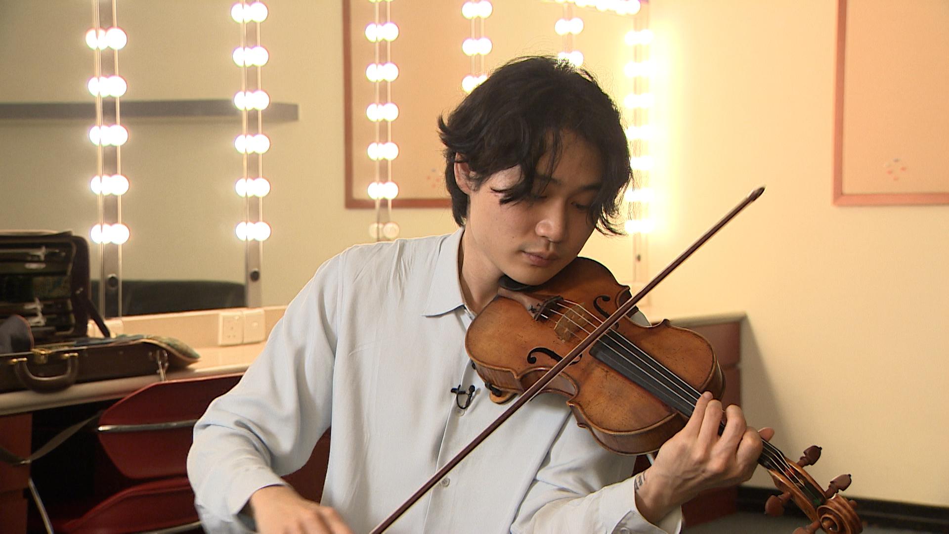 Violinist Inmo Yang, Calligraphic texts@HKU Museum & Art Gallery, in the studio: Ron Ng Trio & Soul